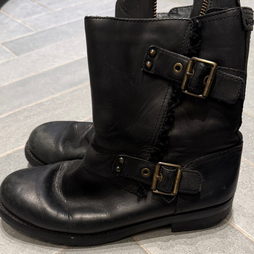 UGG motorcycle boots with lining.